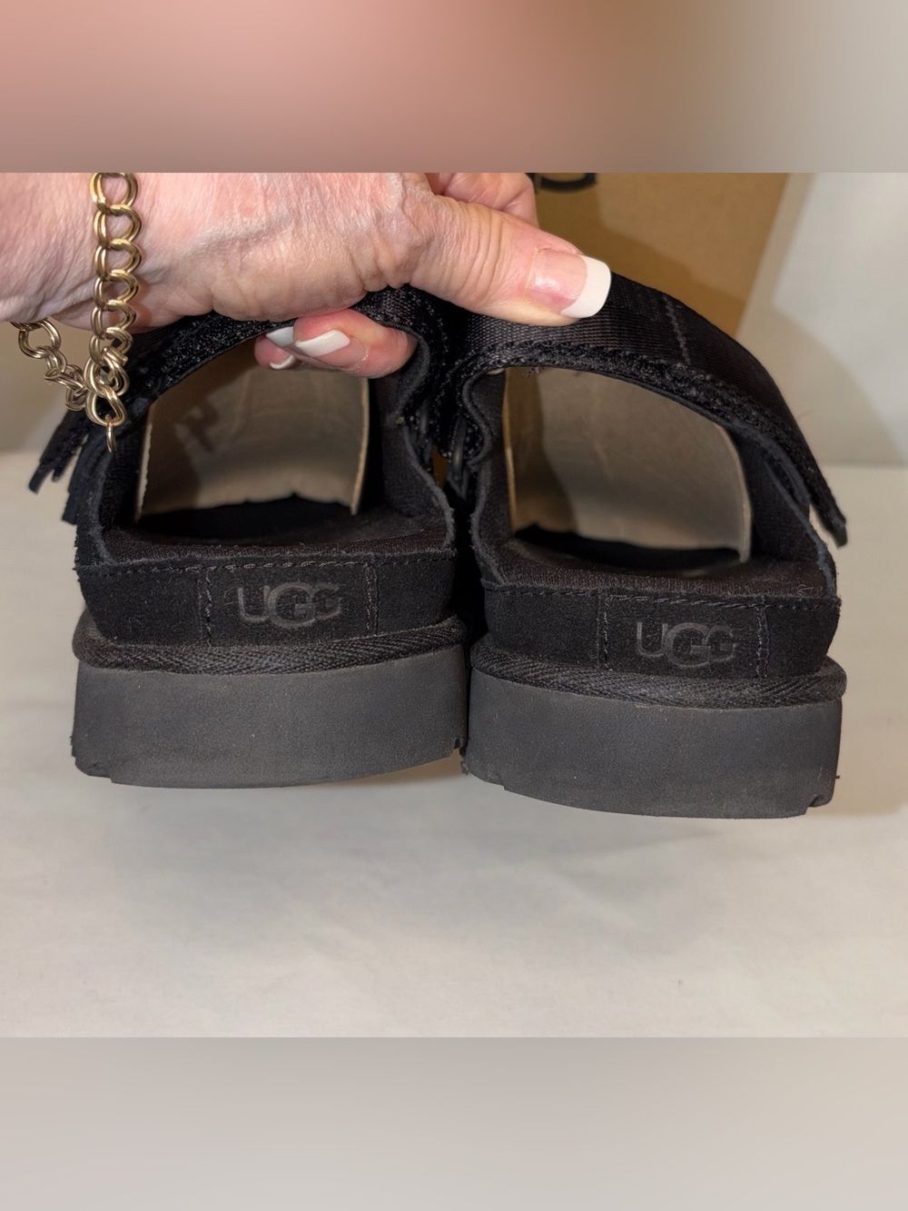 UGG Goldenstar black size 9 - Picture 4 of 10